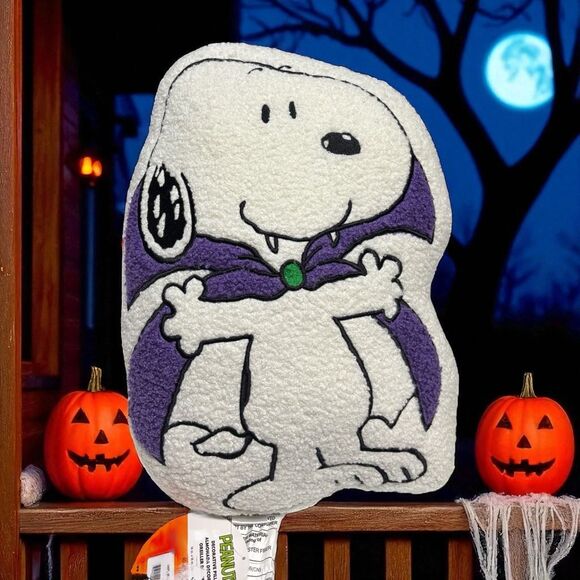 Peanuts Snoopy Dracula Red Cape Pillow Sherpa Halloween NWT - Picture 1 of 5